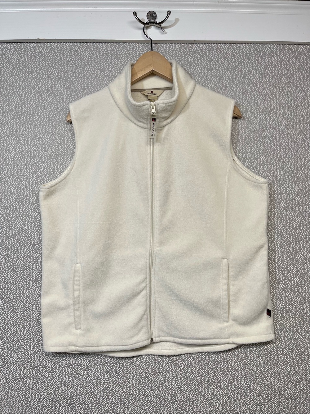 XL Women’s Woolrich Cream Full-Zip Fleece Vest